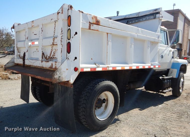 image for item DH2700 1994 Ford L8000 dump truck