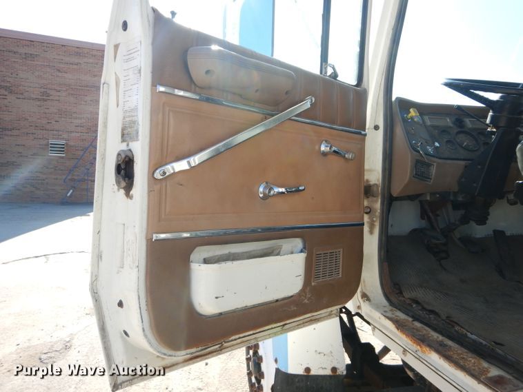 image for item DH2700 1994 Ford L8000 dump truck