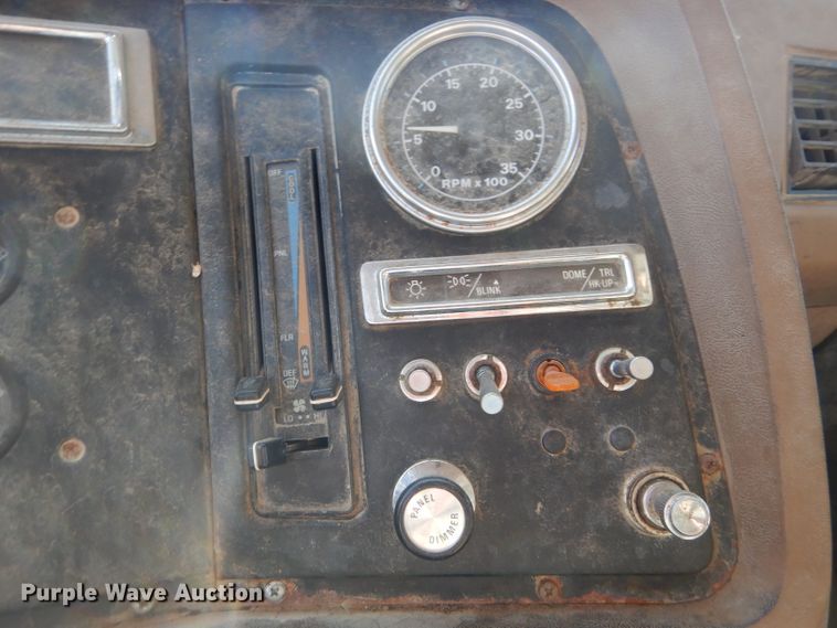 image for item DH2700 1994 Ford L8000 dump truck