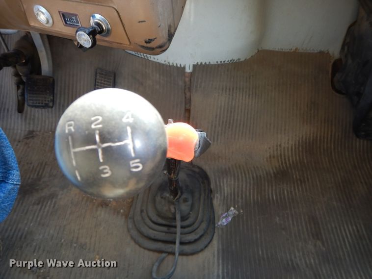 image for item DH2700 1994 Ford L8000 dump truck