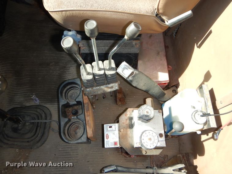 image for item DH2700 1994 Ford L8000 dump truck