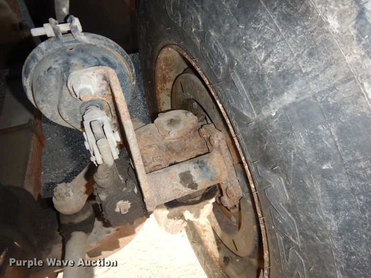 image for item DH2700 1994 Ford L8000 dump truck