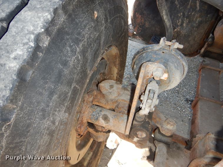 image for item DH2700 1994 Ford L8000 dump truck