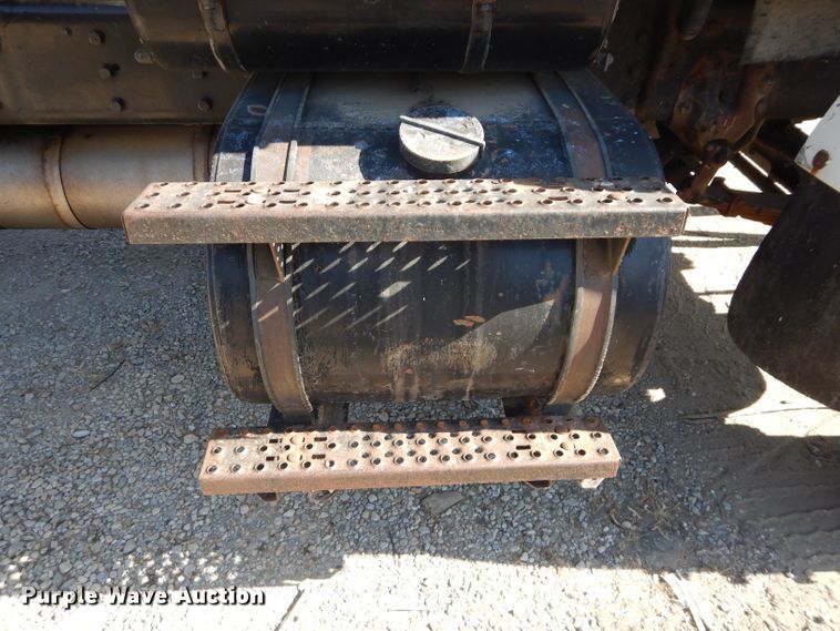 image for item DH2700 1994 Ford L8000 dump truck