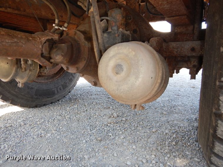 image for item DH2700 1994 Ford L8000 dump truck