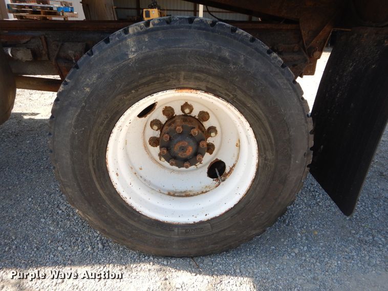 image for item DH2700 1994 Ford L8000 dump truck