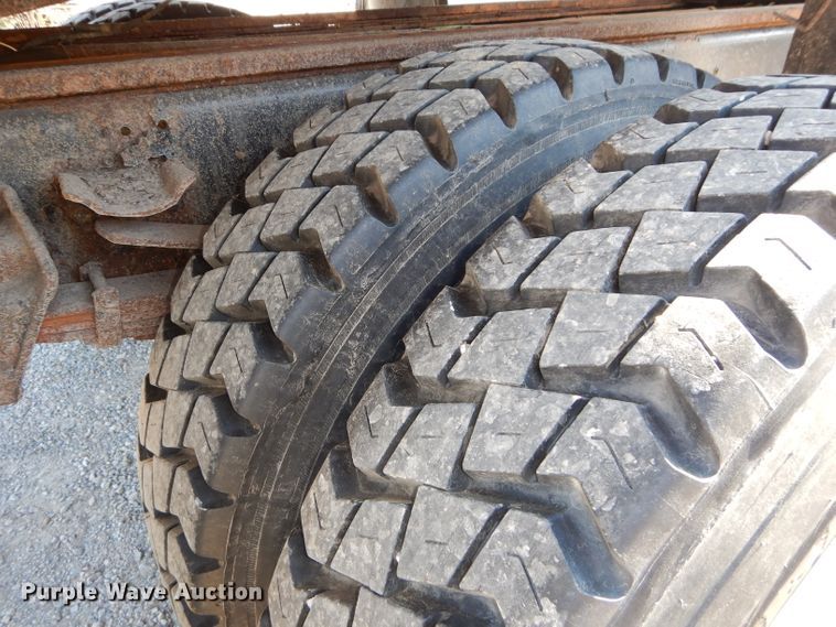 image for item DH2700 1994 Ford L8000 dump truck