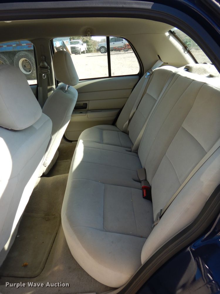 image for item DH2701 2010 Ford Crown Victoria Police Interceptor