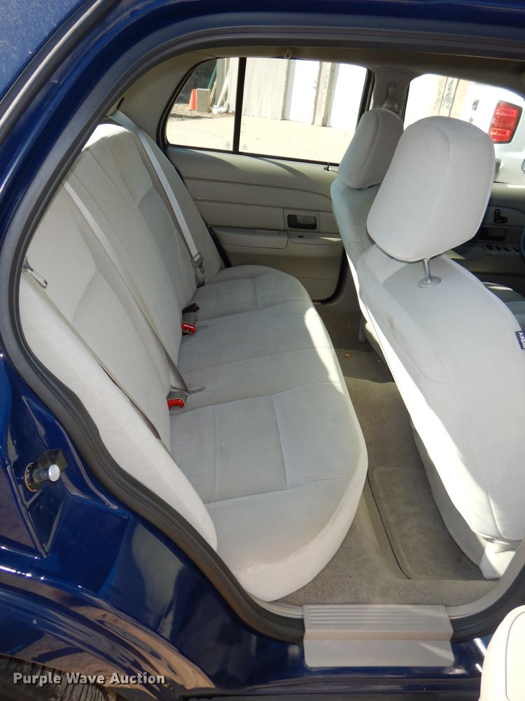 image for item DH2701 2010 Ford Crown Victoria Police Interceptor