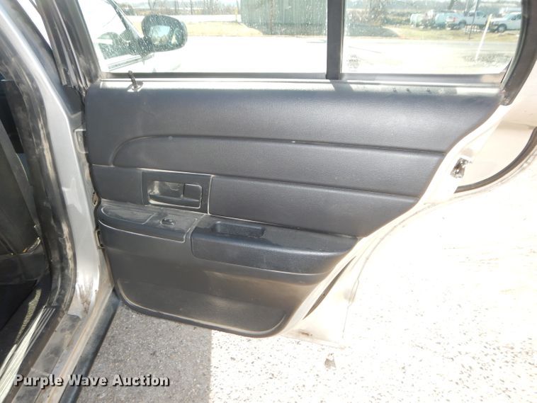 image for item DH4255 2008 Ford Crown Victoria Police Interceptor