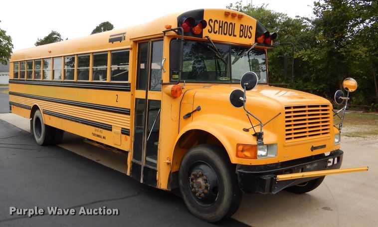 image for item DH6151 1993 International 3800 school bus