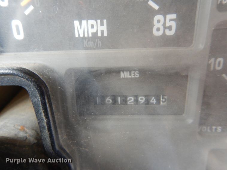 image for item DH6151 1993 International 3800 school bus