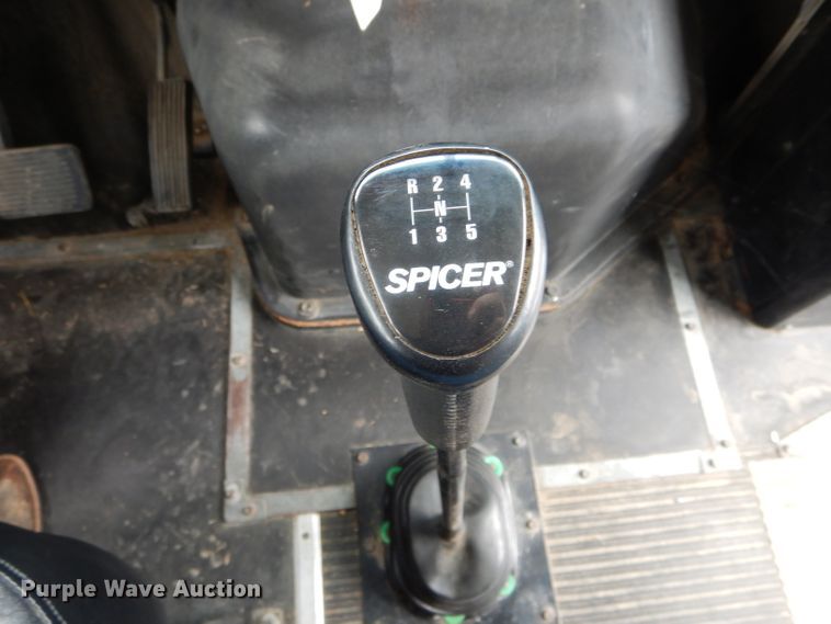 image for item DH6151 1993 International 3800 school bus