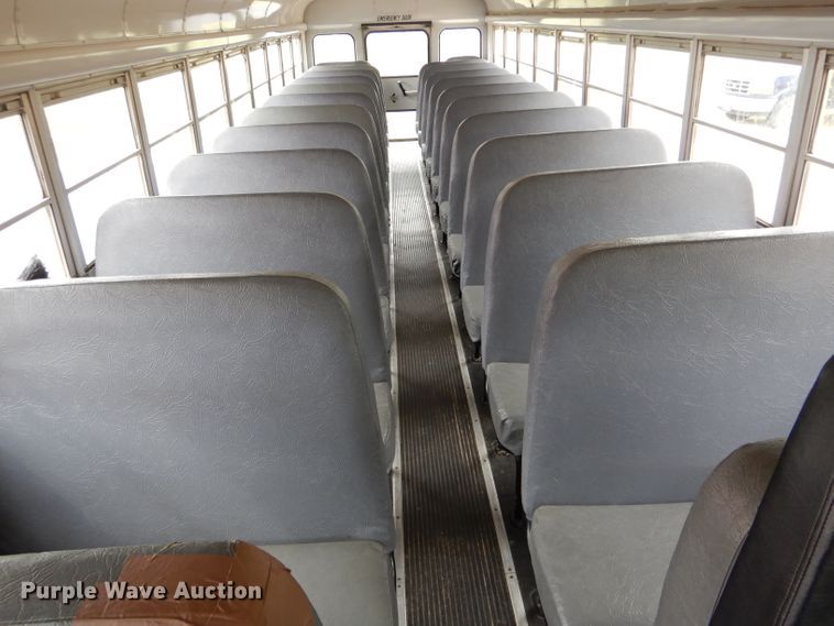 image for item DH6151 1993 International 3800 school bus