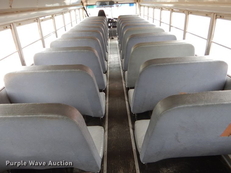 image for item DH6151 1993 International 3800 school bus