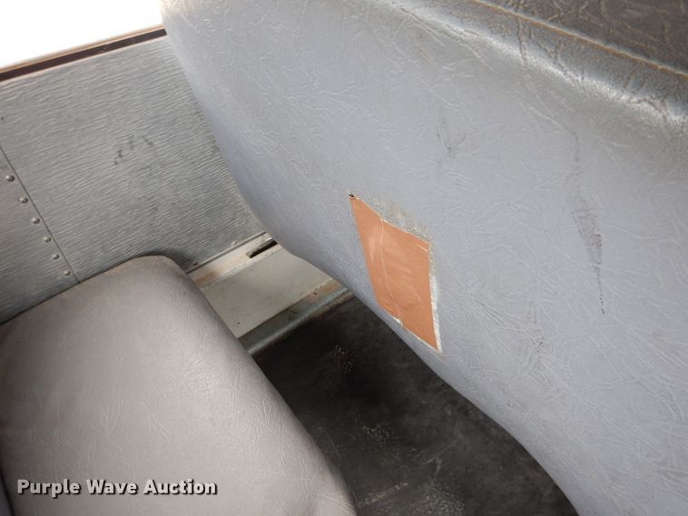 image for item DH6151 1993 International 3800 school bus