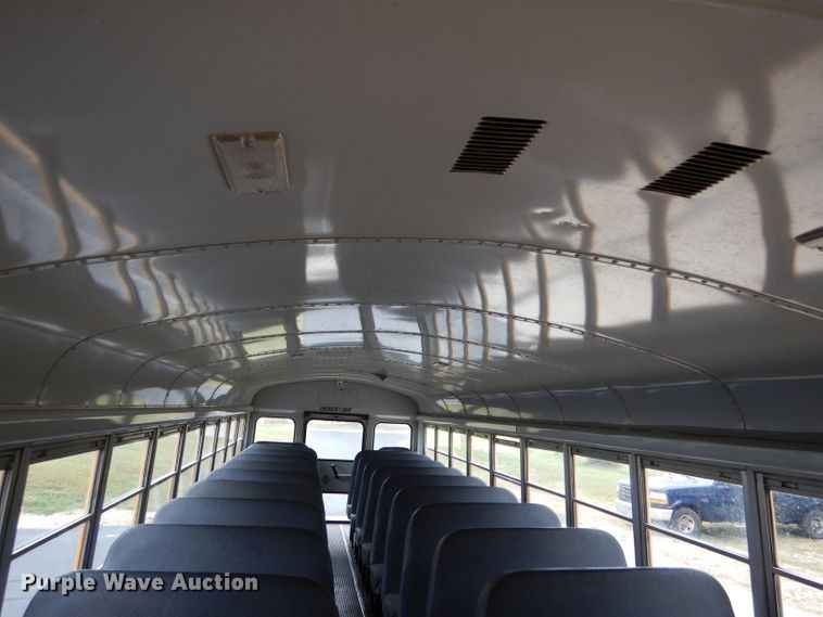 image for item DH6151 1993 International 3800 school bus