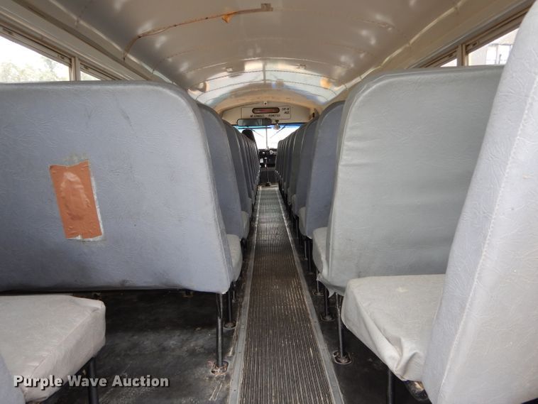 image for item DH6151 1993 International 3800 school bus