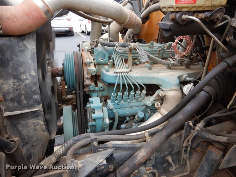 image for item DH6151 1993 International 3800 school bus