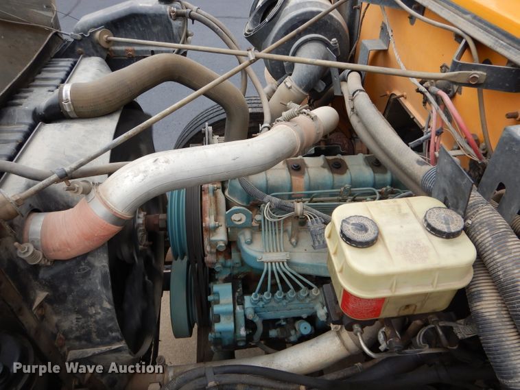 image for item DH6151 1993 International 3800 school bus