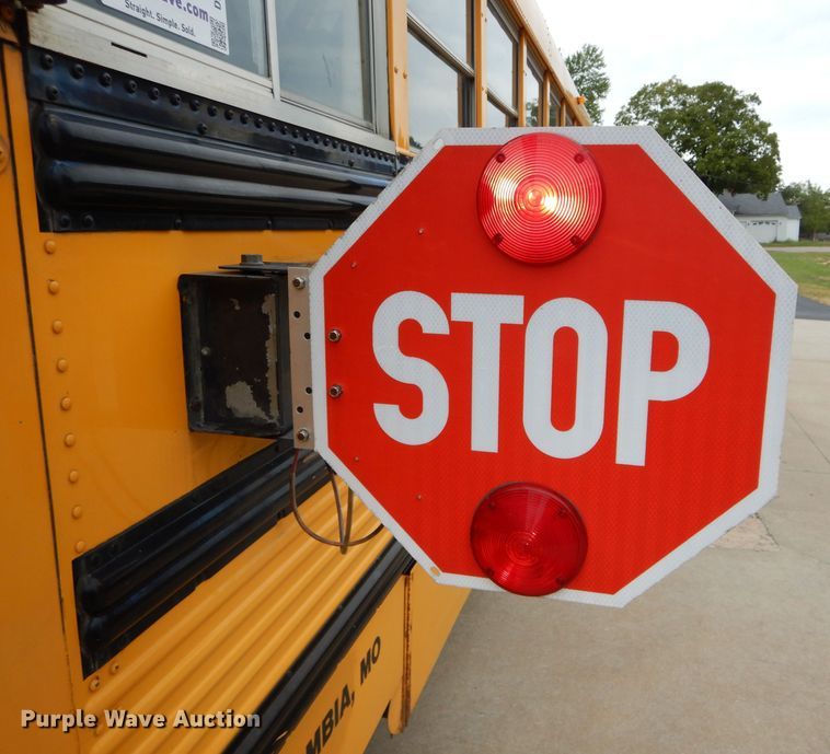 image for item DH6151 1993 International 3800 school bus