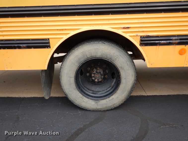 image for item DH6151 1993 International 3800 school bus