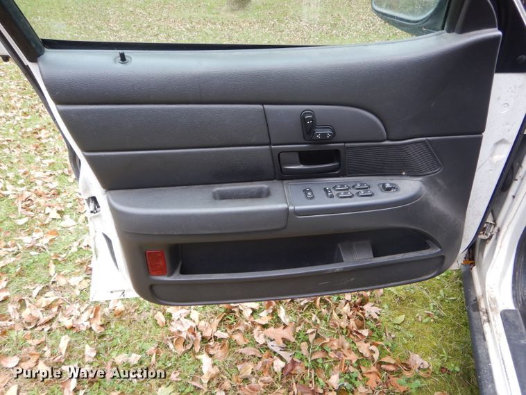 image for item DH6247 2005 Ford Crown Victoria Police Interceptor