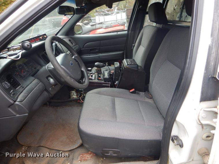image for item DH6247 2005 Ford Crown Victoria Police Interceptor