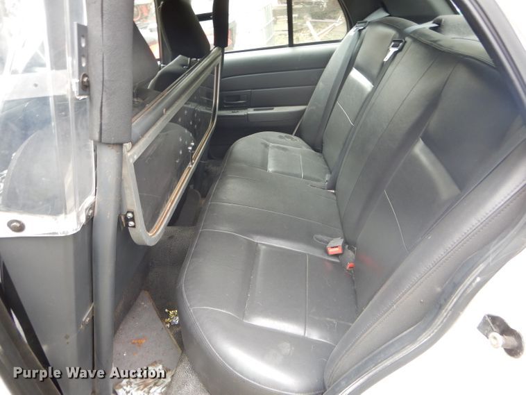 image for item DH6247 2005 Ford Crown Victoria Police Interceptor