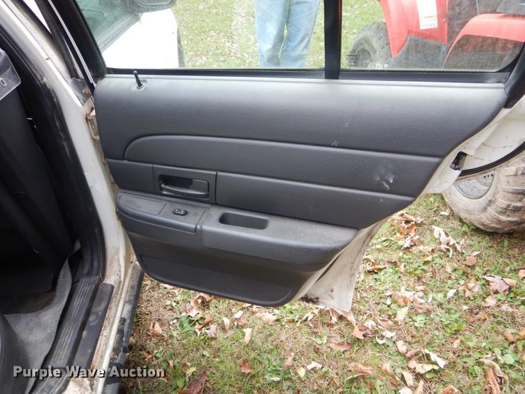 image for item DH6247 2005 Ford Crown Victoria Police Interceptor