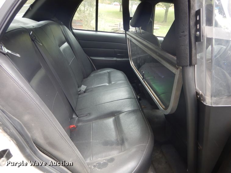 image for item DH6247 2005 Ford Crown Victoria Police Interceptor