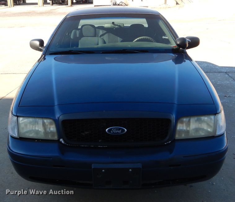 image for item DH6834 2004 Ford Crown Victoria Police Interceptor