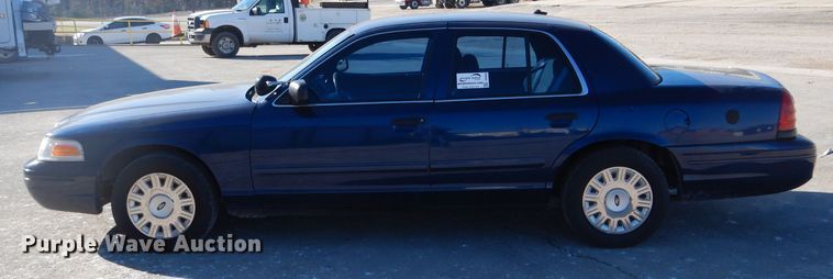 image for item DH6834 2004 Ford Crown Victoria Police Interceptor