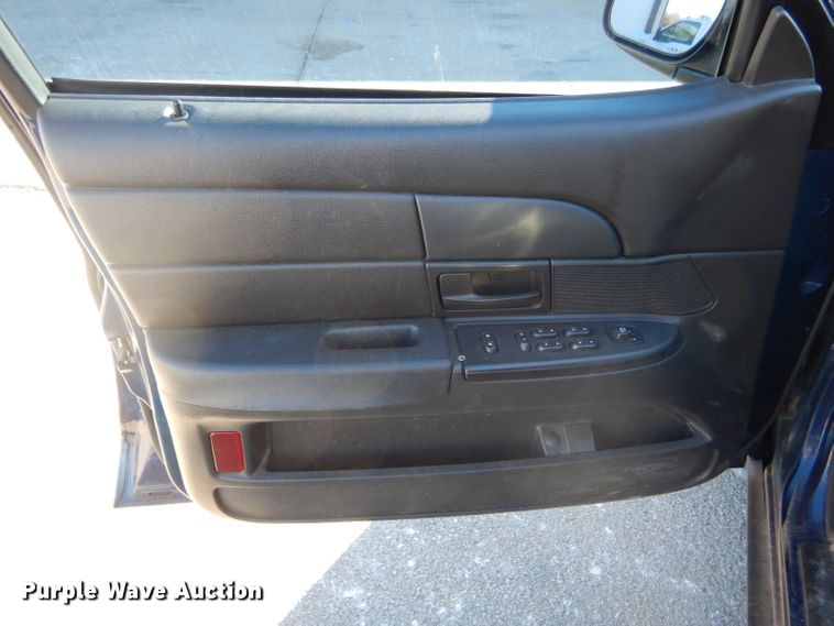 image for item DH6834 2004 Ford Crown Victoria Police Interceptor