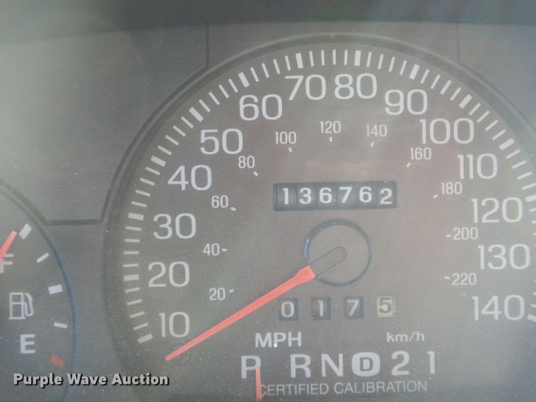 image for item DH6834 2004 Ford Crown Victoria Police Interceptor