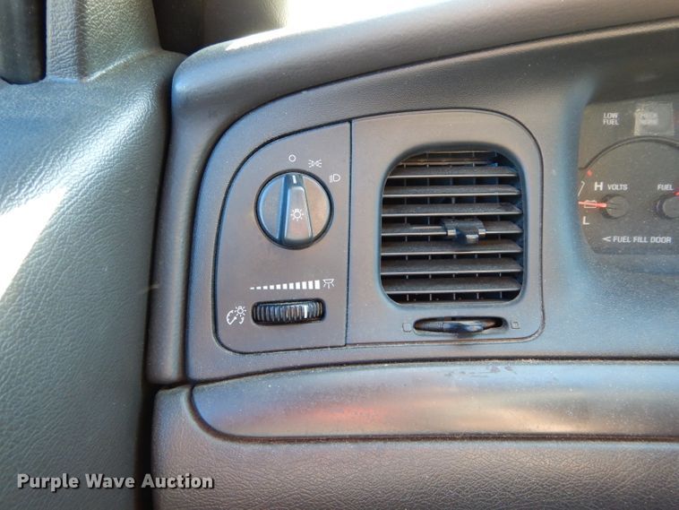 image for item DH6834 2004 Ford Crown Victoria Police Interceptor