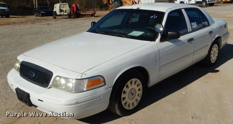 image for item DH6837 2003 Ford Crown Victoria Police Interceptor