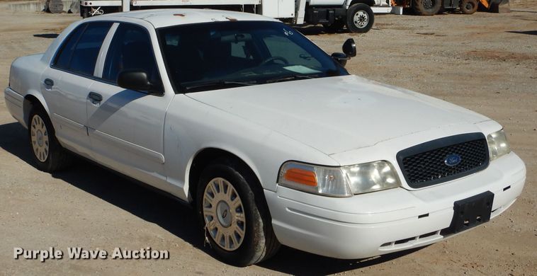 image for item DH6837 2003 Ford Crown Victoria Police Interceptor