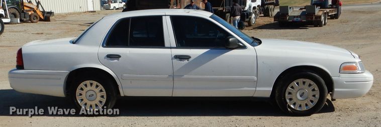 image for item DH6837 2003 Ford Crown Victoria Police Interceptor