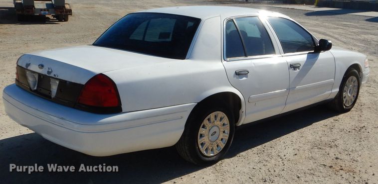 image for item DH6837 2003 Ford Crown Victoria Police Interceptor