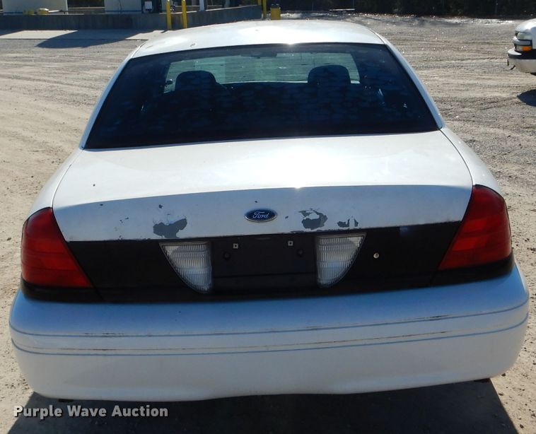 image for item DH6837 2003 Ford Crown Victoria Police Interceptor