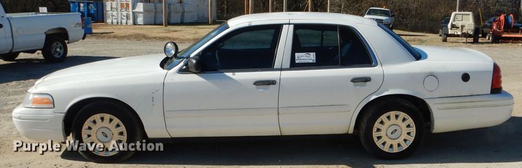 image for item DH6837 2003 Ford Crown Victoria Police Interceptor