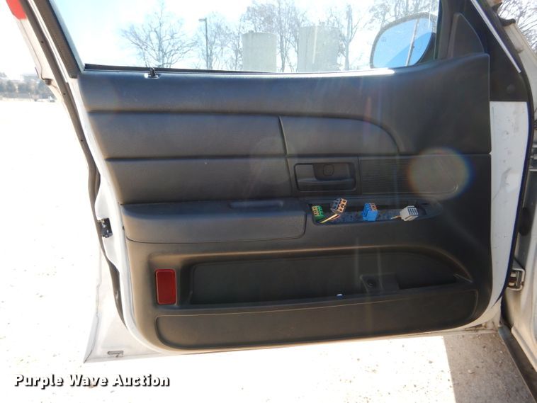 image for item DH6837 2003 Ford Crown Victoria Police Interceptor