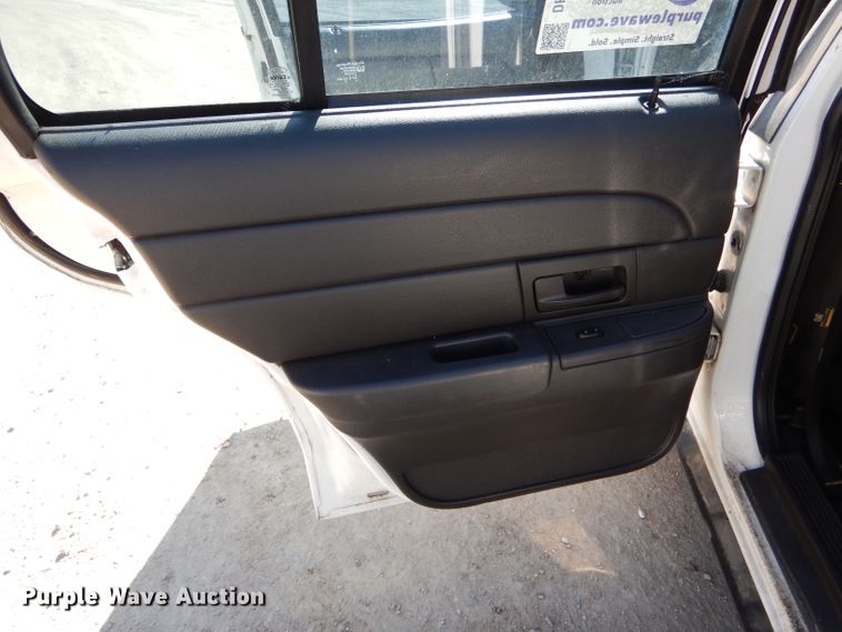 image for item DH6837 2003 Ford Crown Victoria Police Interceptor