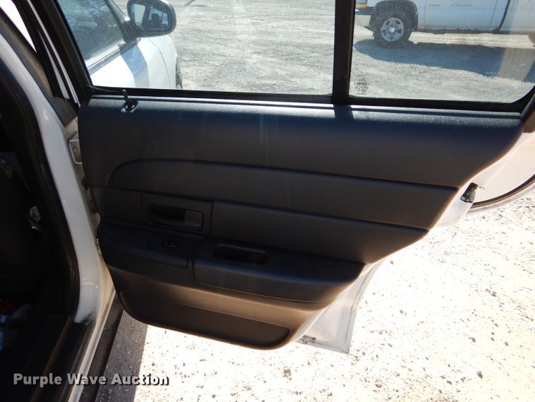 image for item DH6837 2003 Ford Crown Victoria Police Interceptor