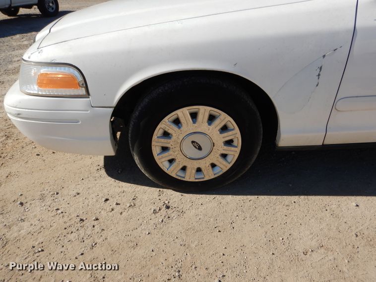 image for item DH6837 2003 Ford Crown Victoria Police Interceptor