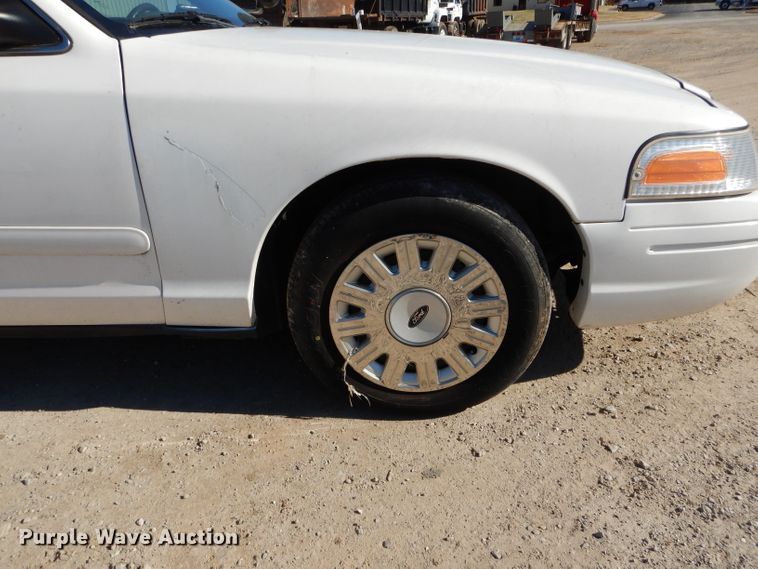 image for item DH6837 2003 Ford Crown Victoria Police Interceptor