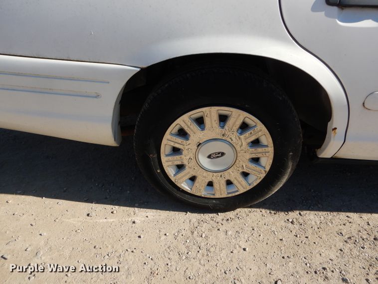 image for item DH6837 2003 Ford Crown Victoria Police Interceptor