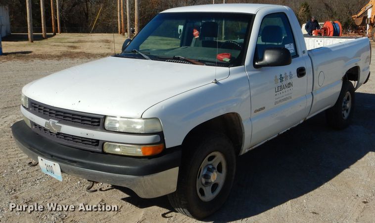 image for item DH6838 2002 Chevrolet Silverado 1500 pickup truck