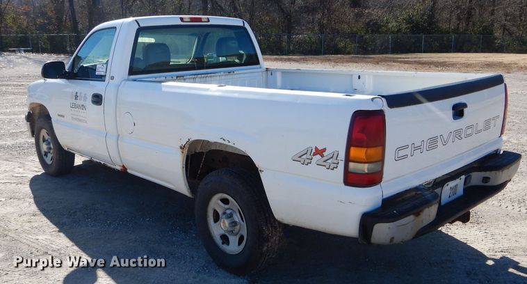 image for item DH6838 2002 Chevrolet Silverado 1500 pickup truck